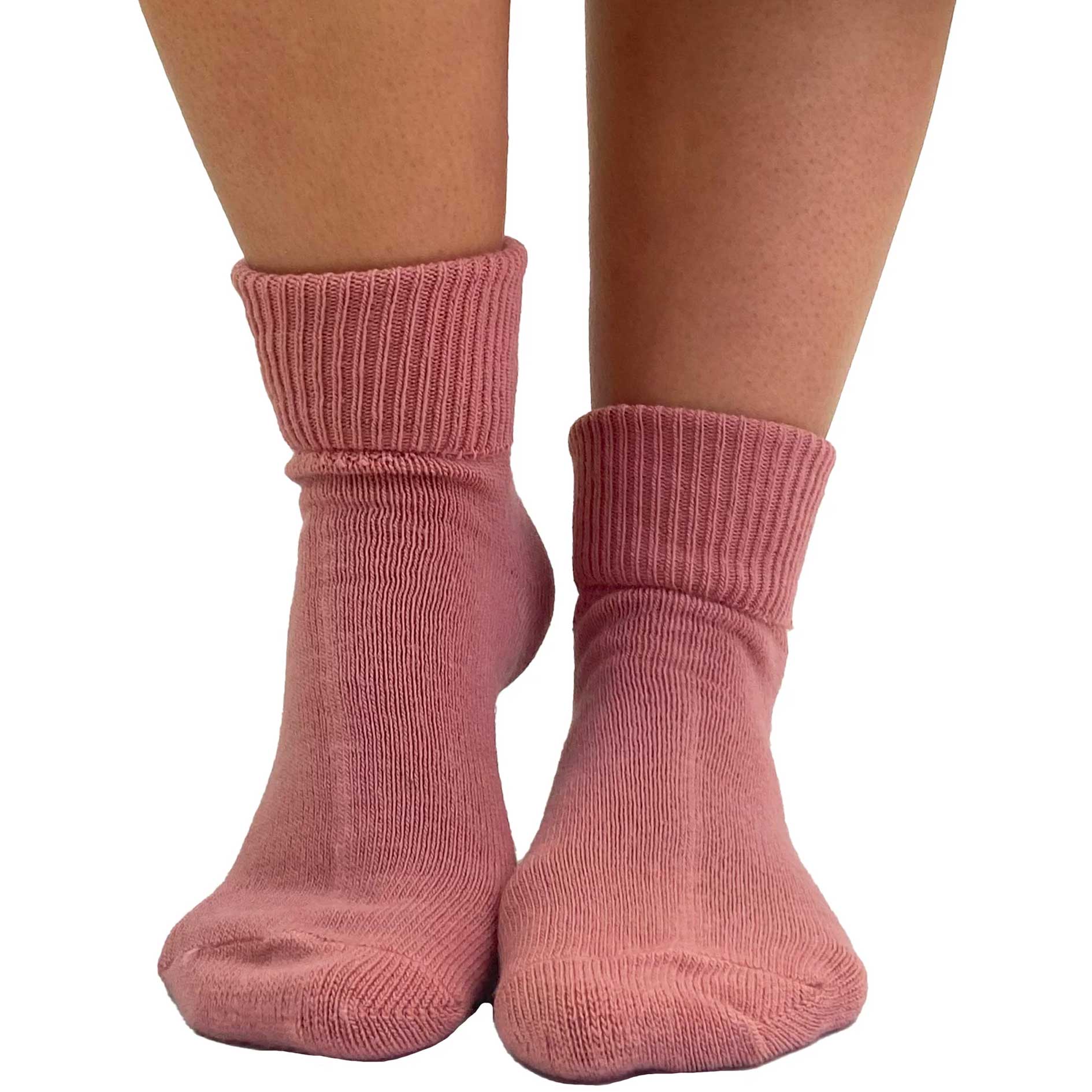 Women's ultra-soft soft pink comfort socks with ribbed cuff for cozy everyday wear
