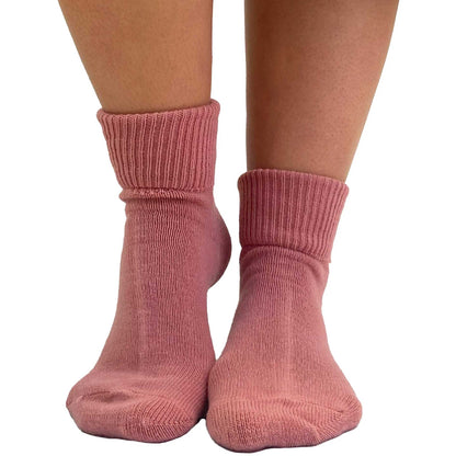 Women's ultra-soft soft pink comfort socks with ribbed cuff for cozy everyday wear