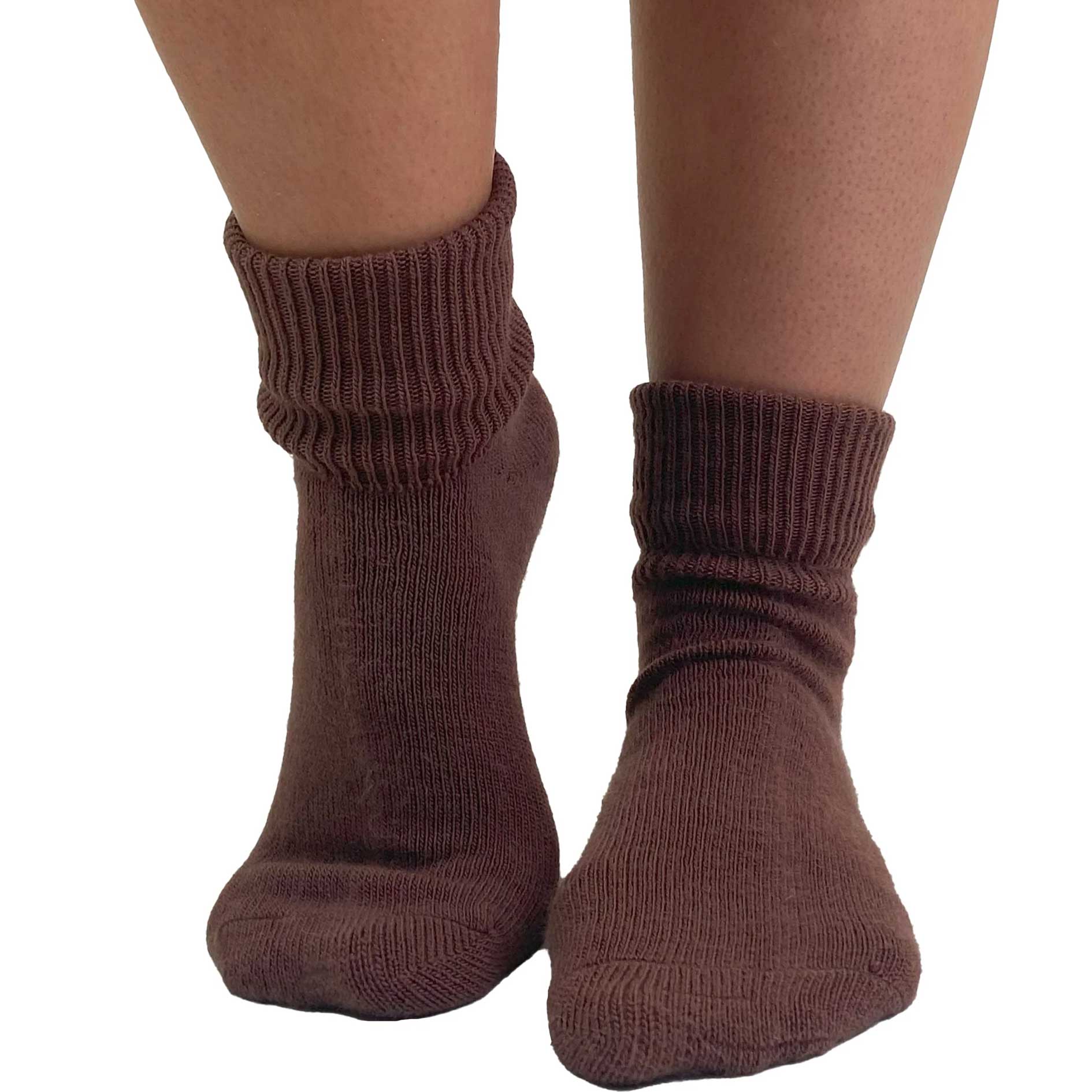 Women's ultra-soft walnut brown comfort socks with ribbed cuff for everyday wear