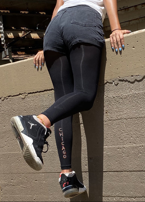 Discover plain and patterned footless tights designed for comfort Malka Chic, flexibility, and effortless style in every outfit.

